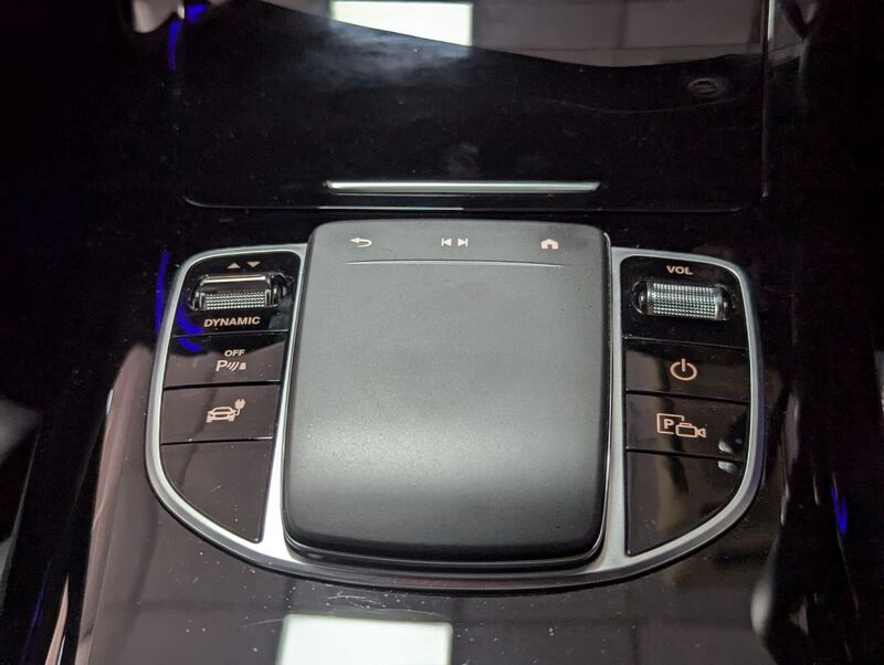 MERCEDES-BENZ EQC