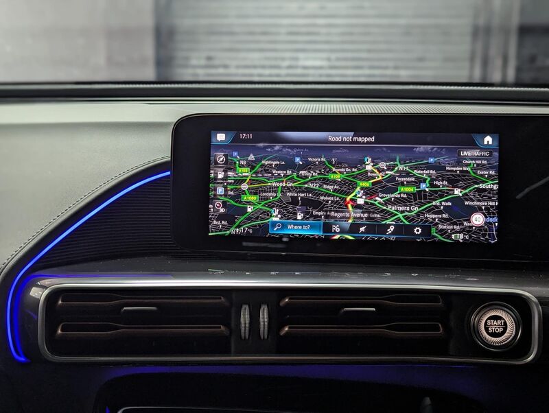 MERCEDES-BENZ EQC