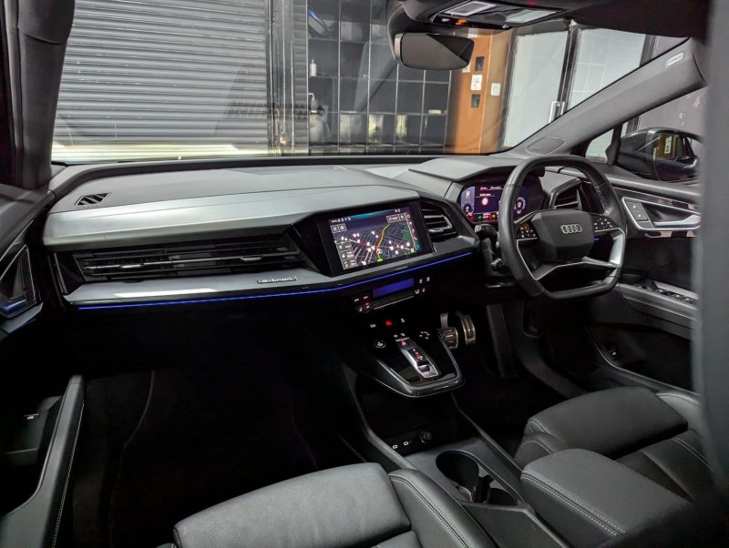 AUDI E-TRON