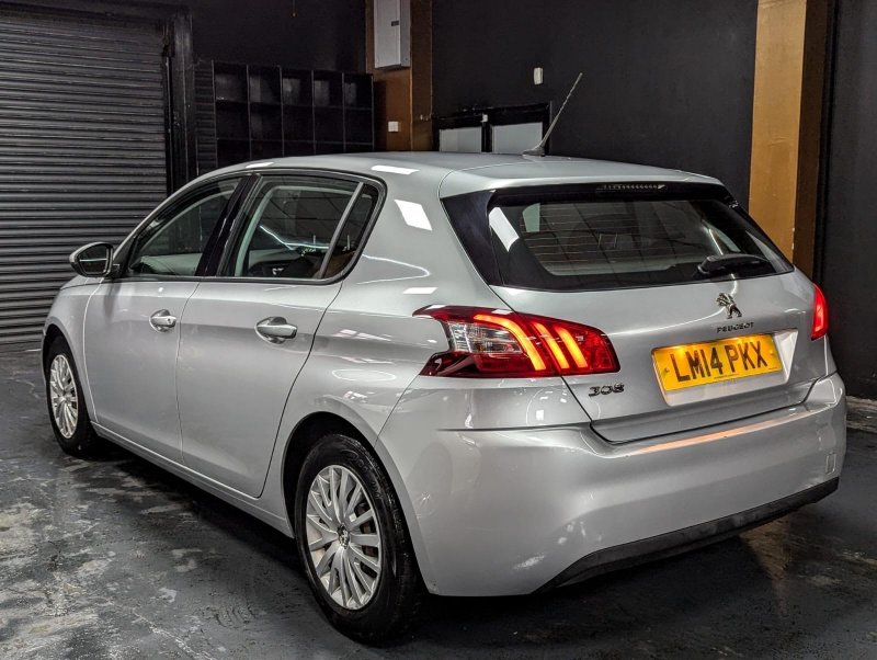 PEUGEOT 308