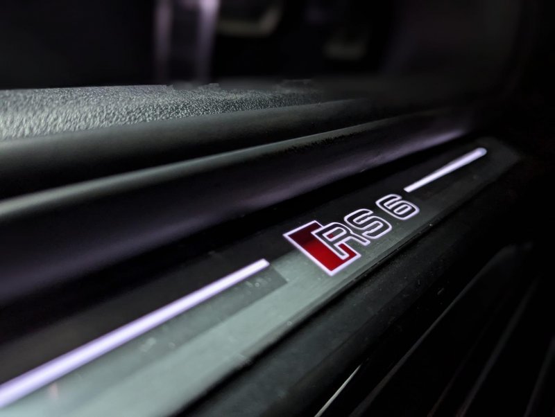 AUDI RS6