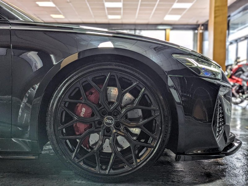 AUDI RS6