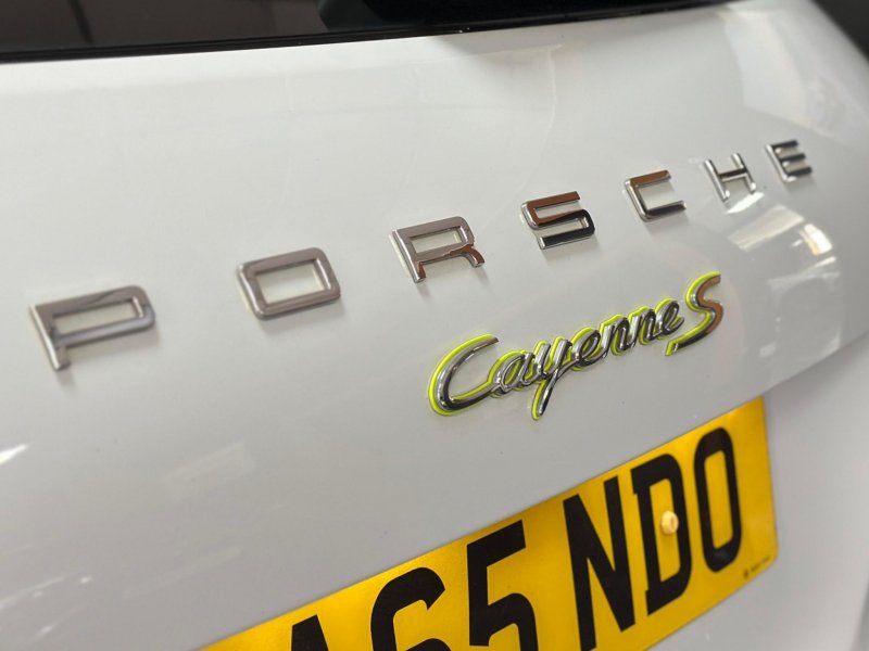 PORSCHE CAYENNE