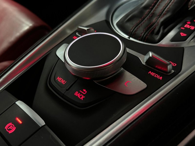 AUDI TTS
