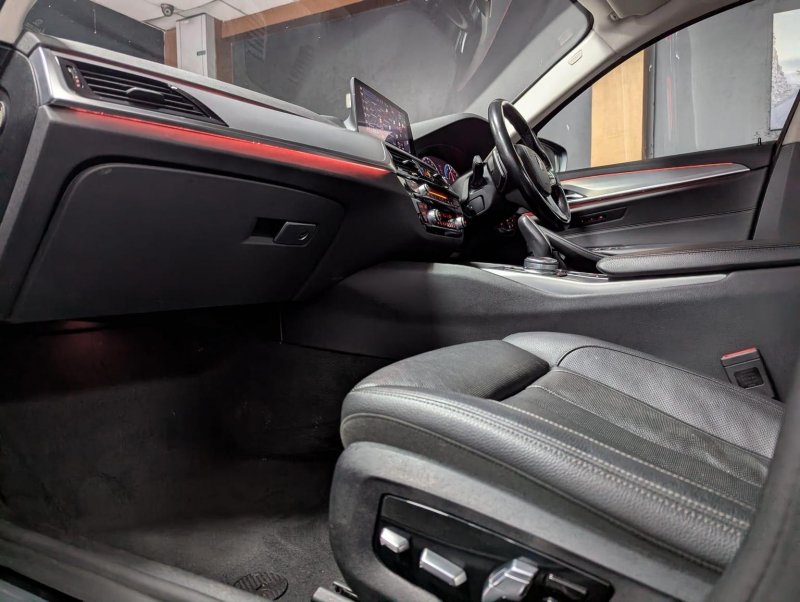 BMW 5 SERIES