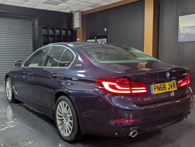 BMW 5 SERIES