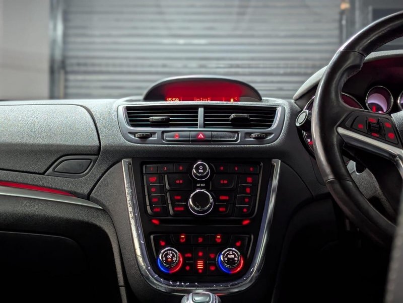 VAUXHALL MOKKA