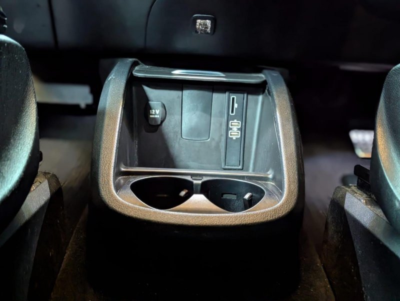 MERCEDES-BENZ V CLASS