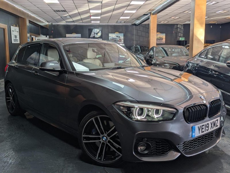 BMW 1 SERIES