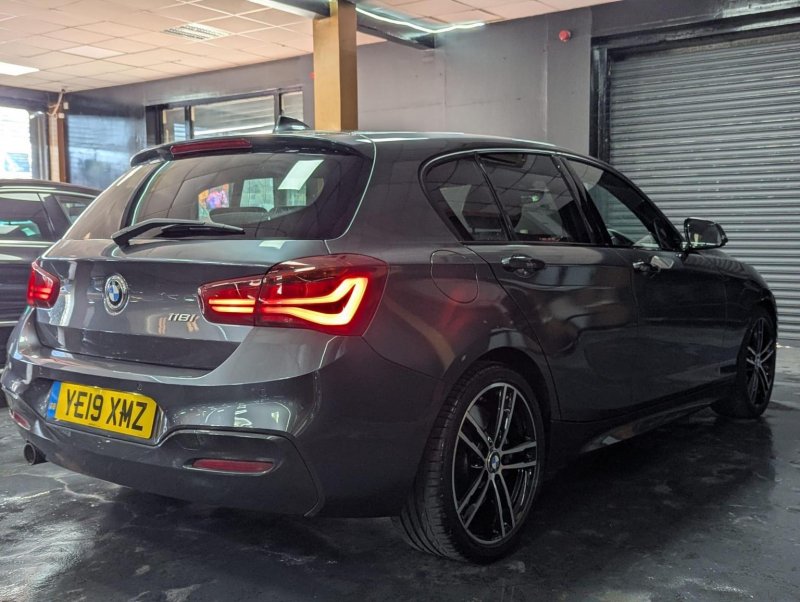 BMW 1 SERIES