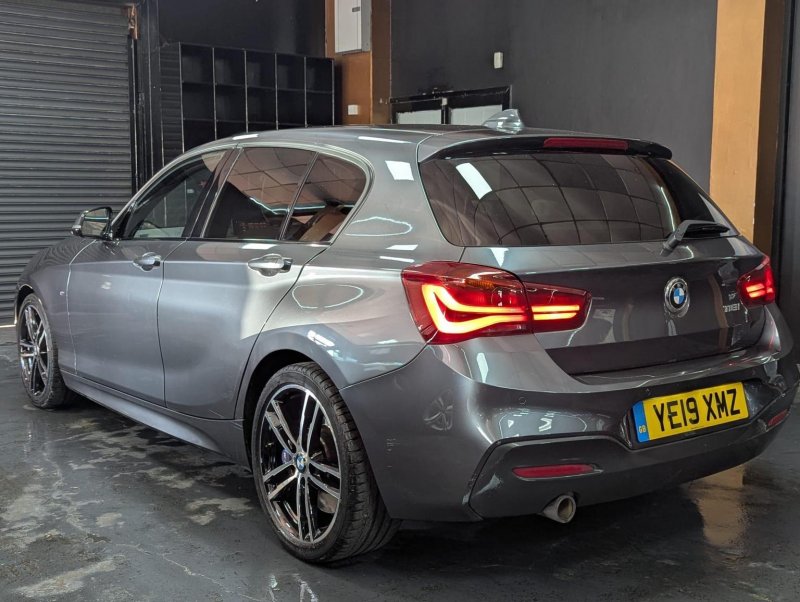 BMW 1 SERIES
