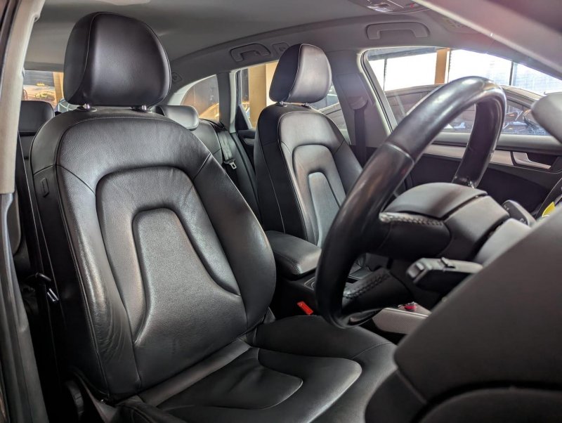 AUDI A4 AVANT