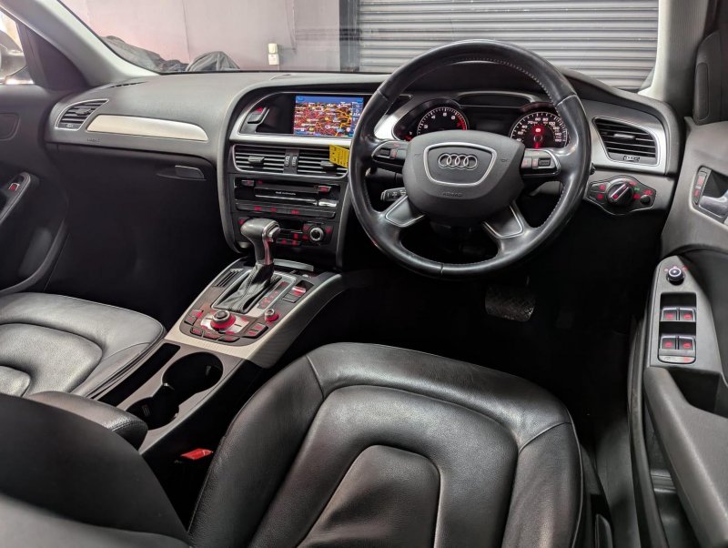 AUDI A4 AVANT