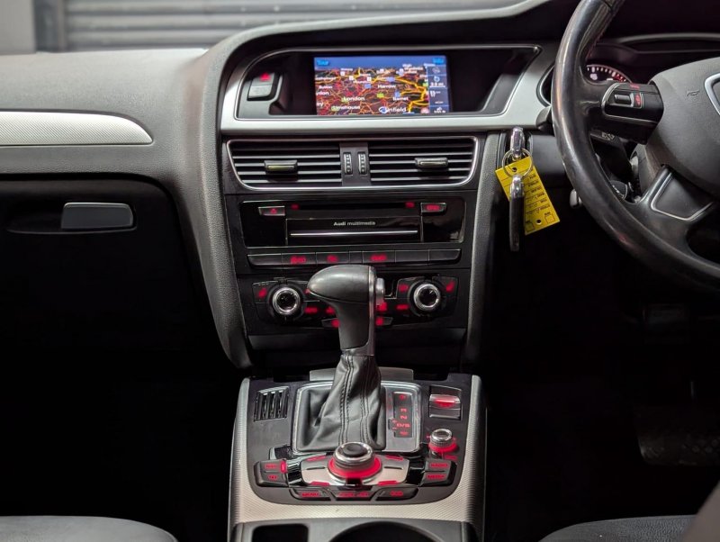 AUDI A4 AVANT