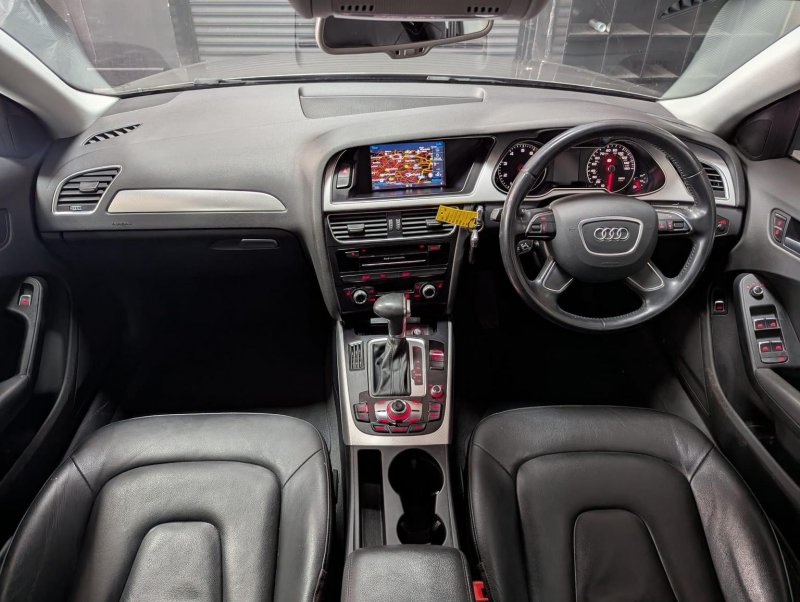 AUDI A4 AVANT