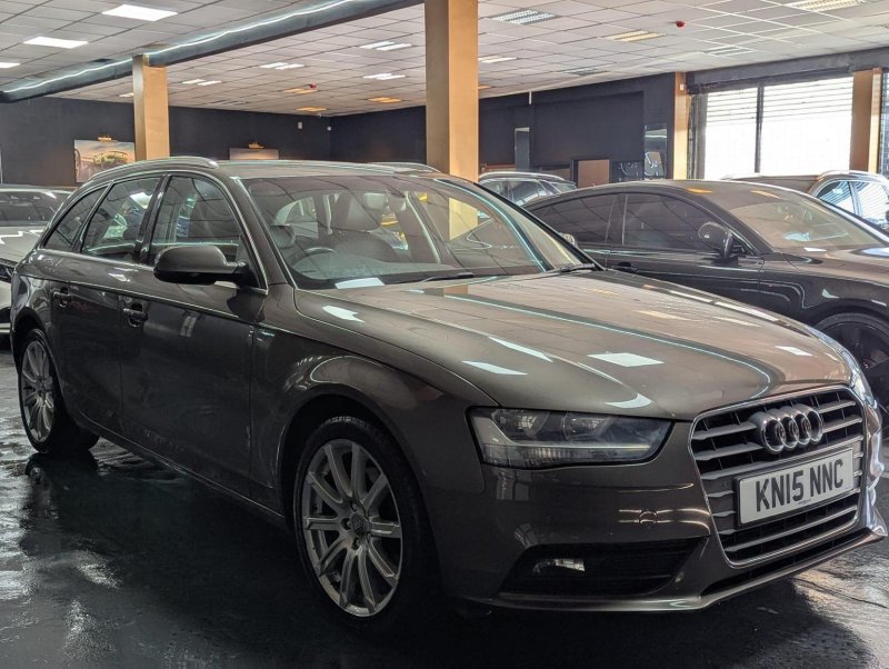 AUDI A4 AVANT