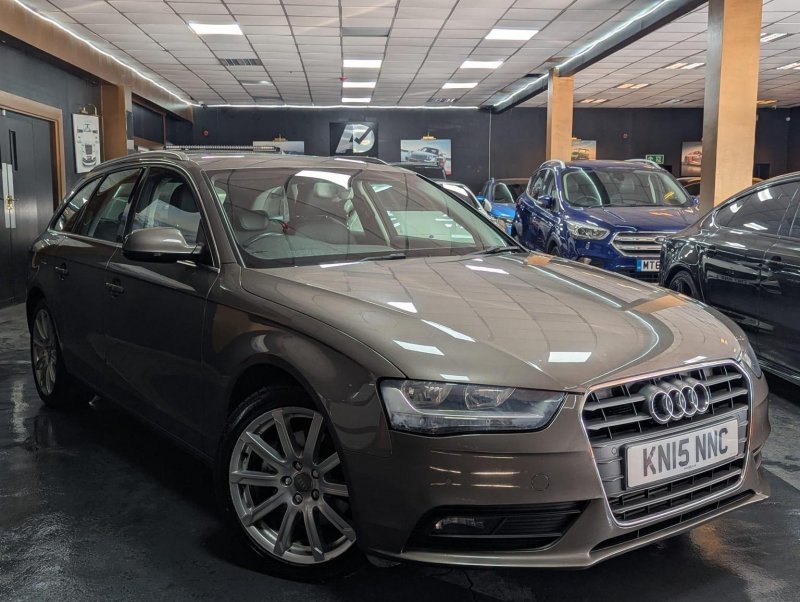AUDI A4 AVANT