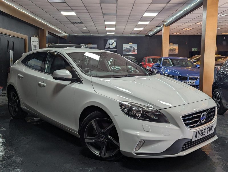 VOLVO V40