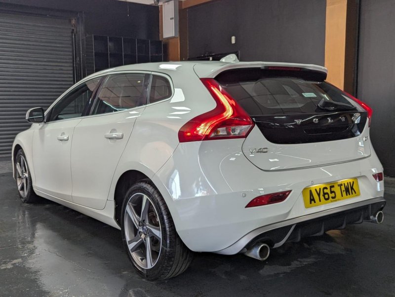 VOLVO V40
